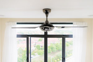 ceiling fan use in summer to reduce energy costs