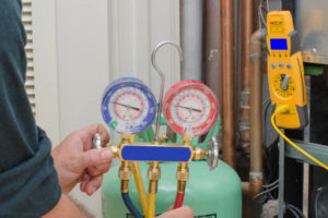 charging heat pump with refrigerant