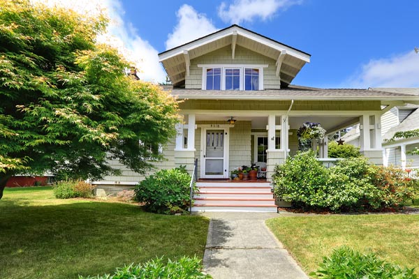 image of a new jersey home in summer that uses heating oil