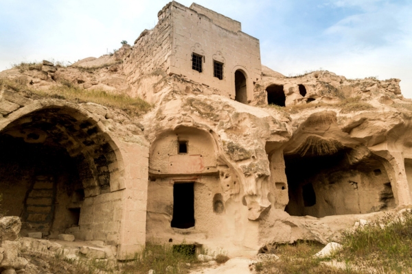 cave dwellings depicting prehistoric heating